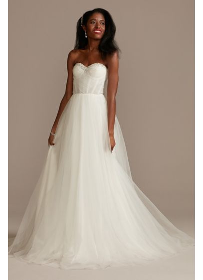 Pleated Bodice Tulle Strapless Wedding Dress - Prepare to wow the crowd in this sophisticated